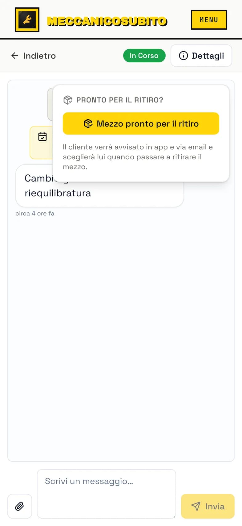 Chat della richiesta con la card Pronto per il ritiro? e il bottone giallo Mezzo pronto per il ritiro